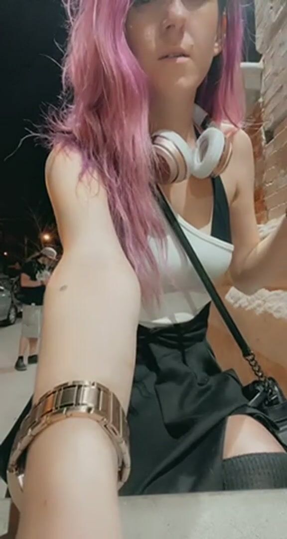 Dude behind me has no idea what’s going on lol