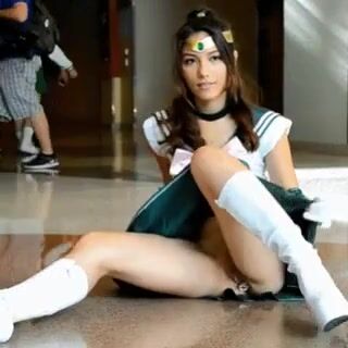 Flashing something shiny while at comic-con
