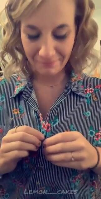 Flashing in the office makes me so wet