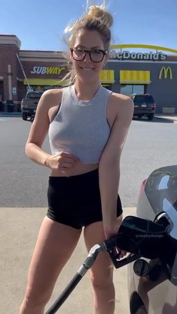 Truck stop titties are so underrated ????