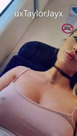 Not wearing panties in this dress got me a bit too turned on on the train ????