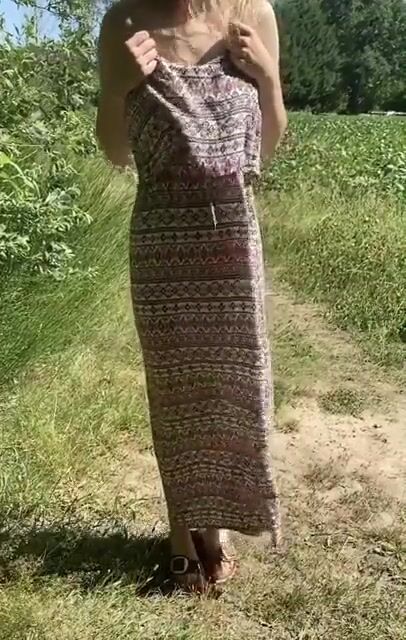 Who doesn‘t love a good sundress gif?