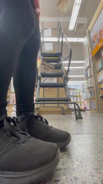 Had a chance to film a fun little flash at the mall ????