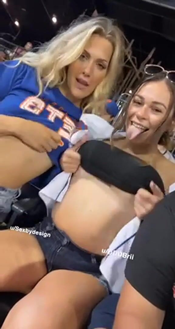 Flashing with my friend at the baseball game⚾️????