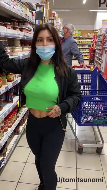[f] ever tried a public titsjob ?