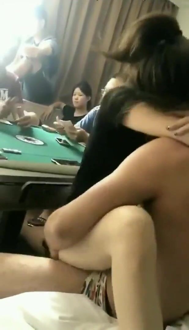 Having some public fun during Mahjong