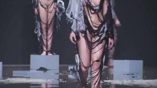 Runway Nudity: sad we couldn't get a glimpse of her nipples #2