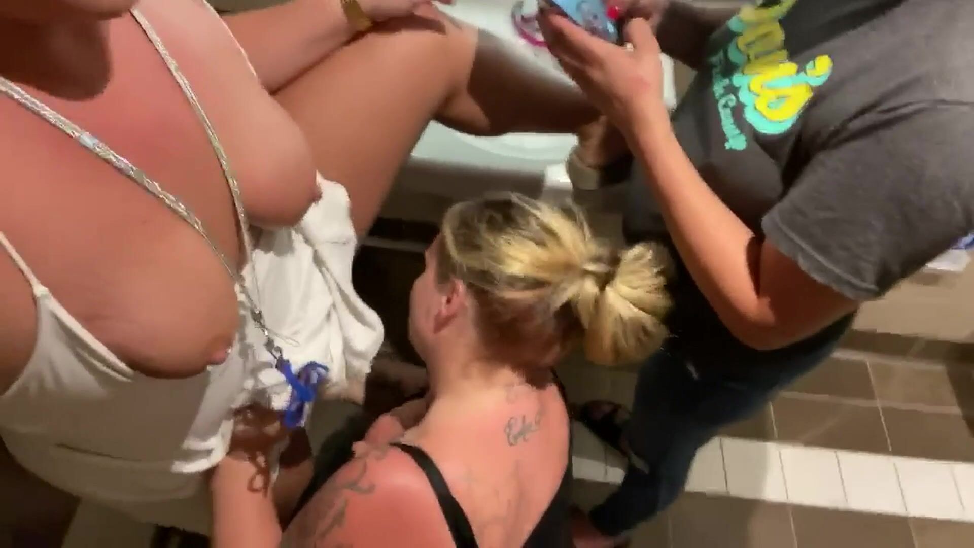 A little bathroom fun!!