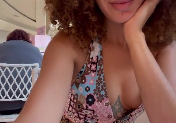 I woke up horny today and I went to the mall with no panties, did I have a good idea?