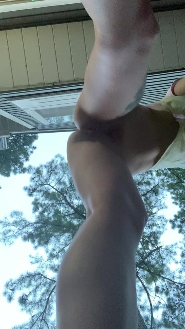 At least two of my neighbors walked by,but it wouldn’t be the first time I’ve been caught getting fucked! ♥️☺️♥️