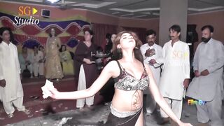 Naked on Stage: Pussy flash from this Mujra dancer in Pakistan #4