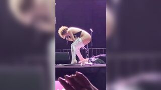 Naked on Stage: Sophia Urista pissing on a fan on stage #4
