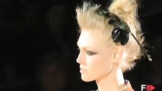 Naked on Stage: Versace fashion show from Spring 1997 #4