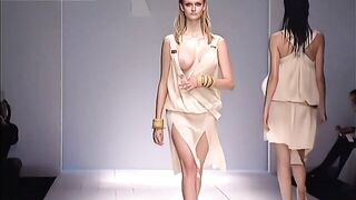 Nude on Stage: AIGNER Spring Summer 2004 Milan - Famous model in HD #2