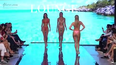 Fashion Show Cameltoe (on the right)