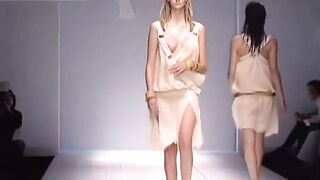 Nude on Stage: Djosefin Maurer - AIGNER Spring Summer 2004 Milan #2