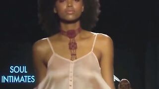 Nude on Stage: Jiggle and wiggle #2